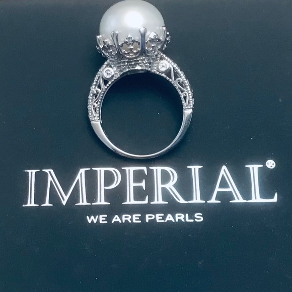 Genuine Cultured White Pearl & Zircon Crown Ring - Picture 8 of 10